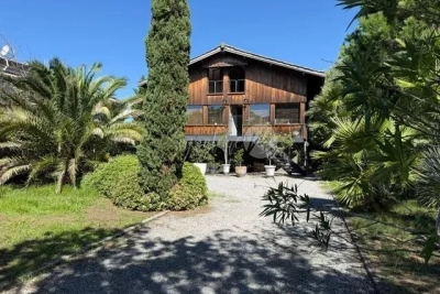 Maison &agrave; vendre &agrave; GUJAN-MESTRAS  - 6 pi&egrave;ces - 238 m&sup2; 