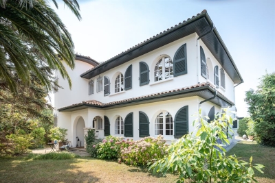 Maison &agrave; vendre &agrave; HENDAYE  - 7 pi&egrave;ces - 202 m&sup2; 