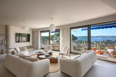 Apartment for sale in CAP D'ANTIBES Brancolar-Regina - 10 rooms - 281 m&sup2; 
