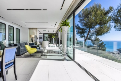 House for sale in ROQUEBRUNE-CAP-MARTIN Brancolar-Regina - 7 rooms - 230 m&sup2; 