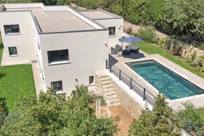 House for sale in VENCE Brancolar-Regina - 7 rooms - 225 m&sup2; 