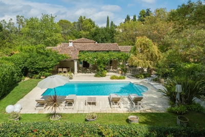 House for sale in MOUGINS Brancolar-Regina - 6 rooms - 200 m&sup2; 