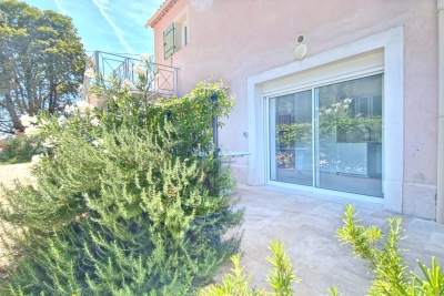 Appartement &agrave; louer &agrave; LAMBESC  - 3 pi&egrave;ces - 56 m&sup2; 