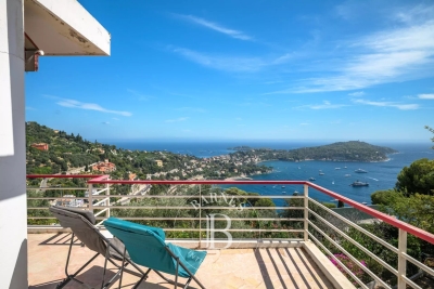 House for sale in VILLEFRANCHE-SUR-MER Caucade - 8 rooms - 300 m&sup2; 