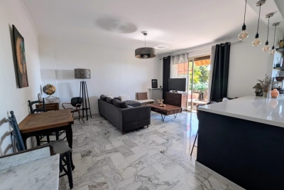 Appartement &agrave; vendre &agrave; MANDELIEU-LA-NAPOULE  - 2 pi&egrave;ces - 50 m&sup2; 
