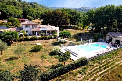 Maison &agrave; vendre &agrave; BAUDINARD-SUR-VERDON  - 9 pi&egrave;ces - 244 m&sup2; 