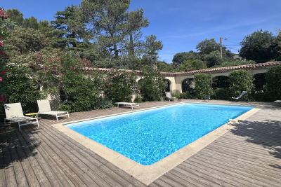 Maison &agrave; vendre &agrave; NÎMES  - 6 pi&egrave;ces - 210 m&sup2; 