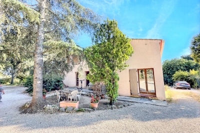 Appartement &agrave; louer &agrave; AIX-EN-PROVENCE  - 2 pi&egrave;ces - 33 m&sup2; 