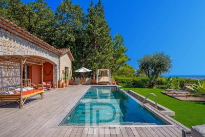 Maison &agrave; vendre &agrave; MOUGINS  - 6 pi&egrave;ces - 220 m&sup2; 