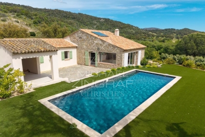 Maison &agrave; vendre &agrave; LE PLAN-DE-LA-TOUR  - 5 pi&egrave;ces - 193 m&sup2; 