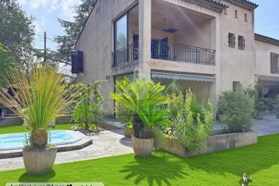 House for sale in MOUGINS Les Semboules - 6 rooms - 220 m&sup2; 