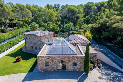 Maison &agrave; vendre &agrave; Fréjus  - 7 pi&egrave;ces 270 m&sup2; 