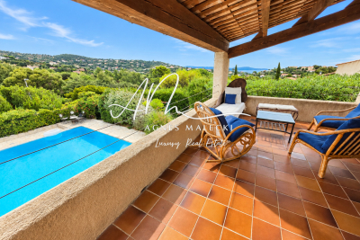 House for sale in CAVALAIRE-SUR-MER Tourrettes - 8 rooms - 220 m&sup2; 
