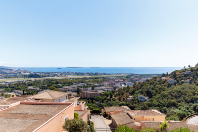 Apartment for sale in MANDELIEU-LA-NAPOULE Parc des Sports - 3 rooms - 73 m&sup2; 