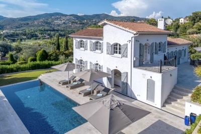 House for sale in MANDELIEU-LA-NAPOULE Nord - 7 rooms - 298 m&sup2; 