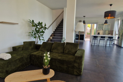 Maison &agrave; louer &agrave; ROQUEBRUNE-CAP-MARTIN  - 5 pi&egrave;ces - 180 m&sup2; 