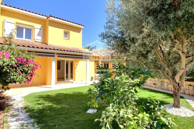 Maison &agrave; vendre &agrave; Bormes-les-Mimosas  - 4 pi&egrave;ces 95 m&sup2; 