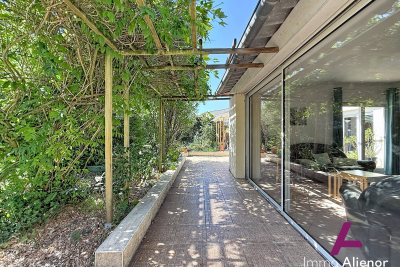 Maison &agrave; vendre &agrave; BÈGLES  - 8 pi&egrave;ces - 144 m&sup2; 