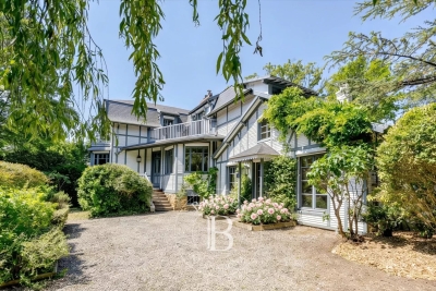Maison &agrave; vendre &agrave; GARCHES  - 6 pi&egrave;ces - 325 m&sup2; 