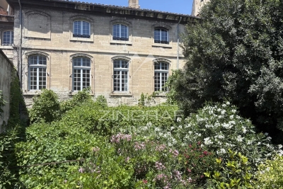 Maison &agrave; vendre &agrave; Avignon  - 30 pi&egrave;ces 724 m&sup2; 