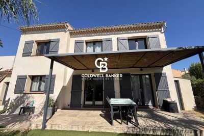 Maison &agrave; vendre &agrave; La Londe-les-Maures  - 6 pi&egrave;ces 150 m&sup2; 
