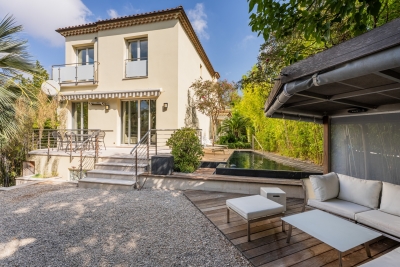 Maison &agrave; vendre &agrave; NICE Jeanne d'Arc-Fuon-Cauda - 8 pi&egrave;ces - 240 m&sup2; 