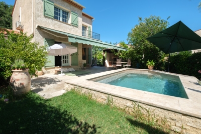 Maison &agrave; vendre &agrave; Cagnes-sur-Mer  - 4 pi&egrave;ces 147 m&sup2; 
