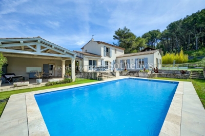 Maison &agrave; vendre &agrave; Aix-en-Provence  - 7 pi&egrave;ces 257 m&sup2; 