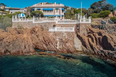 Maison &agrave; vendre &agrave; St-Raphaël  - 9 pi&egrave;ces 262 m&sup2; 
