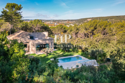 Maison &agrave; vendre &agrave; AIX-EN-PROVENCE  - 10 pi&egrave;ces - 300 m&sup2; 