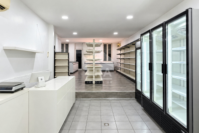 Commerce &agrave; vendre &agrave; Marseille 3Eme  - 2 pi&egrave;ces 92 m&sup2; 