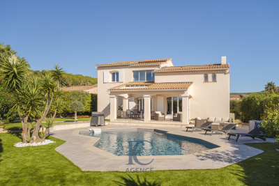Maison &agrave; vendre &agrave; Sanary-sur-Mer  - 6 pi&egrave;ces 160 m&sup2; 