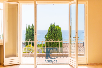 Maison &agrave; vendre &agrave; Sanary-sur-Mer  - 7 pi&egrave;ces 249 m&sup2; 