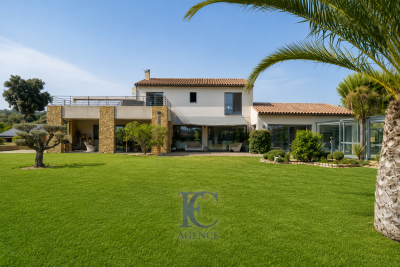 Maison &agrave; vendre &agrave; La Cadière-d'Azur  - 12 pi&egrave;ces 232 m&sup2; 