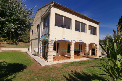 Maison &agrave; vendre &agrave; ST-FLORENT-SUR-AUZONNET  - 11 pi&egrave;ces - 213 m&sup2; 
