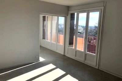 Appartement &agrave; louer &agrave; TOURNON-SUR-RHÔNE  - 4 pi&egrave;ces - 76 m&sup2; 