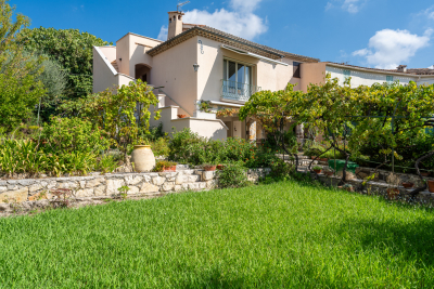 Maison &agrave; vendre &agrave; La Colle-sur-Loup  - 7 pi&egrave;ces 184 m&sup2; 