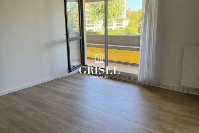 Appartement &agrave; louer &agrave; BORDEAUX  - 2 pi&egrave;ces - 48 m&sup2; 