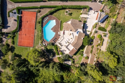 Maison &agrave; vendre &agrave; MOUGINS  - 15 pi&egrave;ces - 550 m&sup2; 