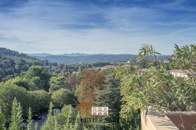 Appartement &agrave; vendre &agrave; AIX-EN-PROVENCE  - 6 pi&egrave;ces - 130 m&sup2; 