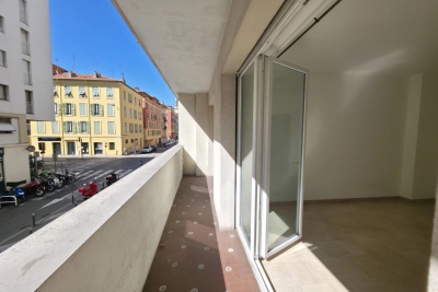 Appartement &agrave; vendre 3 appartements alpes maritimes 