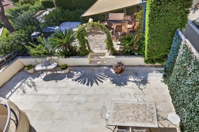 Apartment for sale in MOUGINS  - 3 rooms - 72 m&sup2; 
