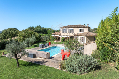 Maison &agrave; vendre &agrave; Aix-en-Provence  - 6 pi&egrave;ces 240 m&sup2; 