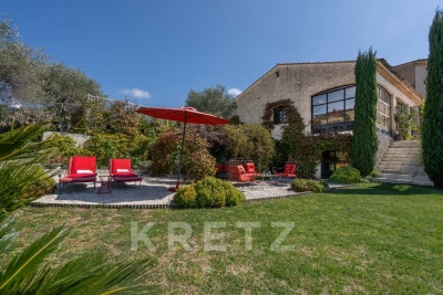 Maison &agrave; vendre &agrave; La Roquette-sur-Var  - 10 pi&egrave;ces 320 m&sup2; 