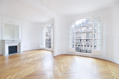 Appartement &agrave; louer &agrave; PARIS 15EME Gaillon 1 - 5 pi&egrave;ces - 103 m&sup2; 