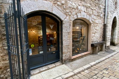 Commerce &agrave; vendre &agrave; Vence  - 2 pi&egrave;ces 68 m&sup2; 