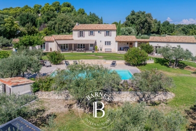 Maison &agrave; vendre &agrave; Aix-en-Provence  - 9 pi&egrave;ces 260 m&sup2; 