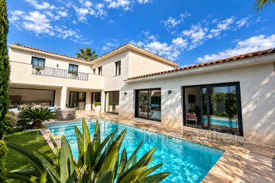 House for sale in STE-MAXIME  - 5 rooms - 185 m&sup2; 