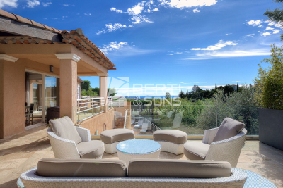 House for sale in MANDELIEU-LA-NAPOULE  - 6 rooms - 220 m&sup2; 