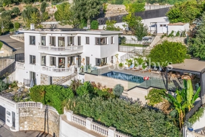House for sale in NICE  - 7 rooms - 190 m&sup2; 